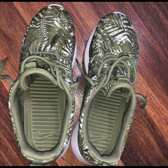 W Nike Roshe - Picture 2 of 6